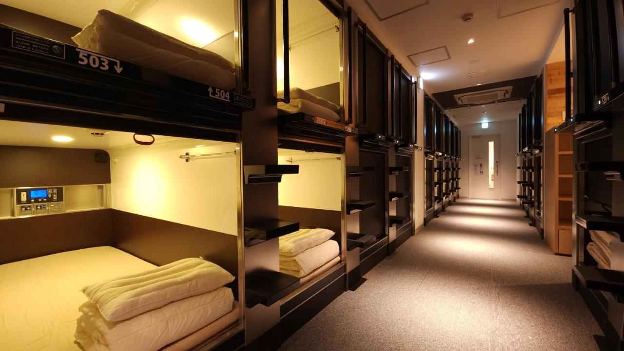 Acro Capsule Hotel Namba Dotonbori Осака Екстер'єр фото