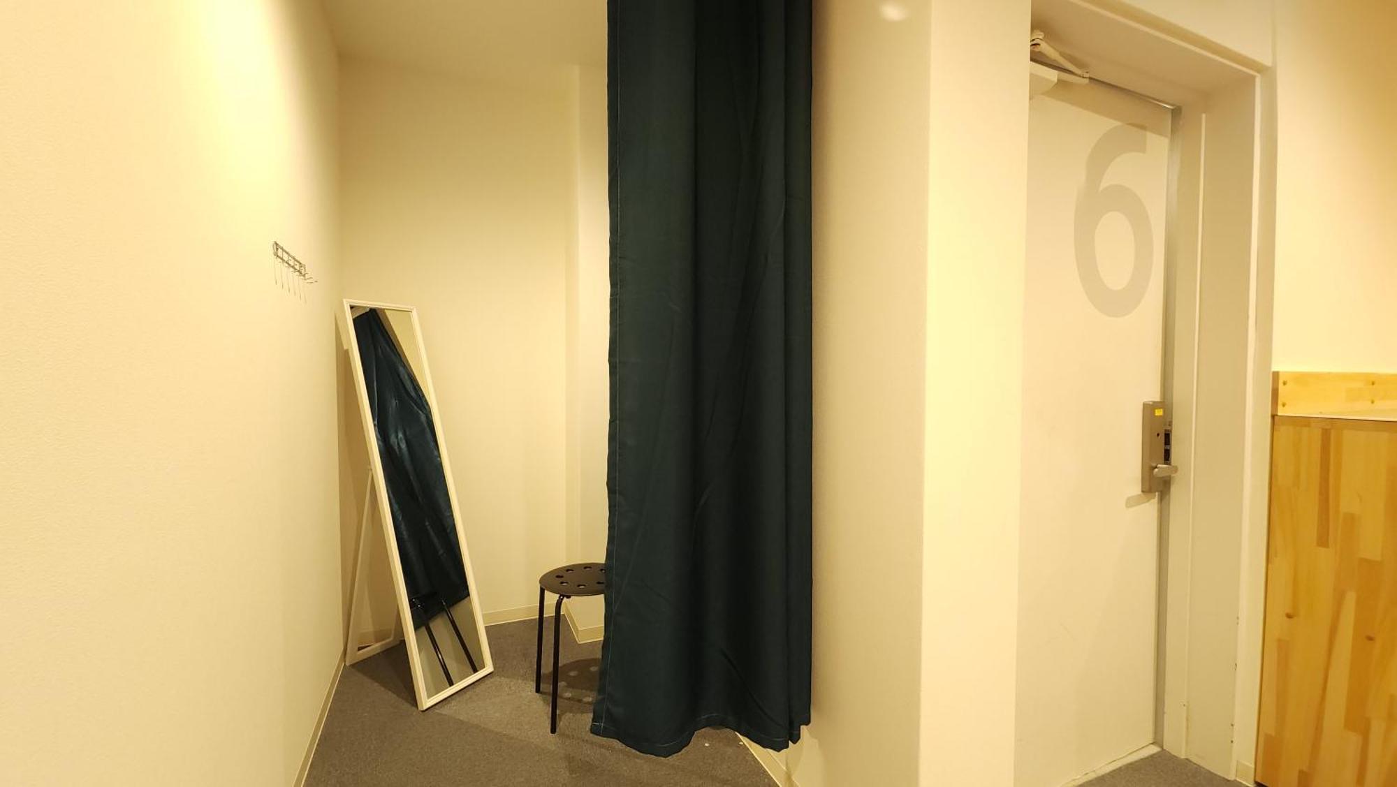 Acro Capsule Hotel Namba Dotonbori Осака Екстер'єр фото