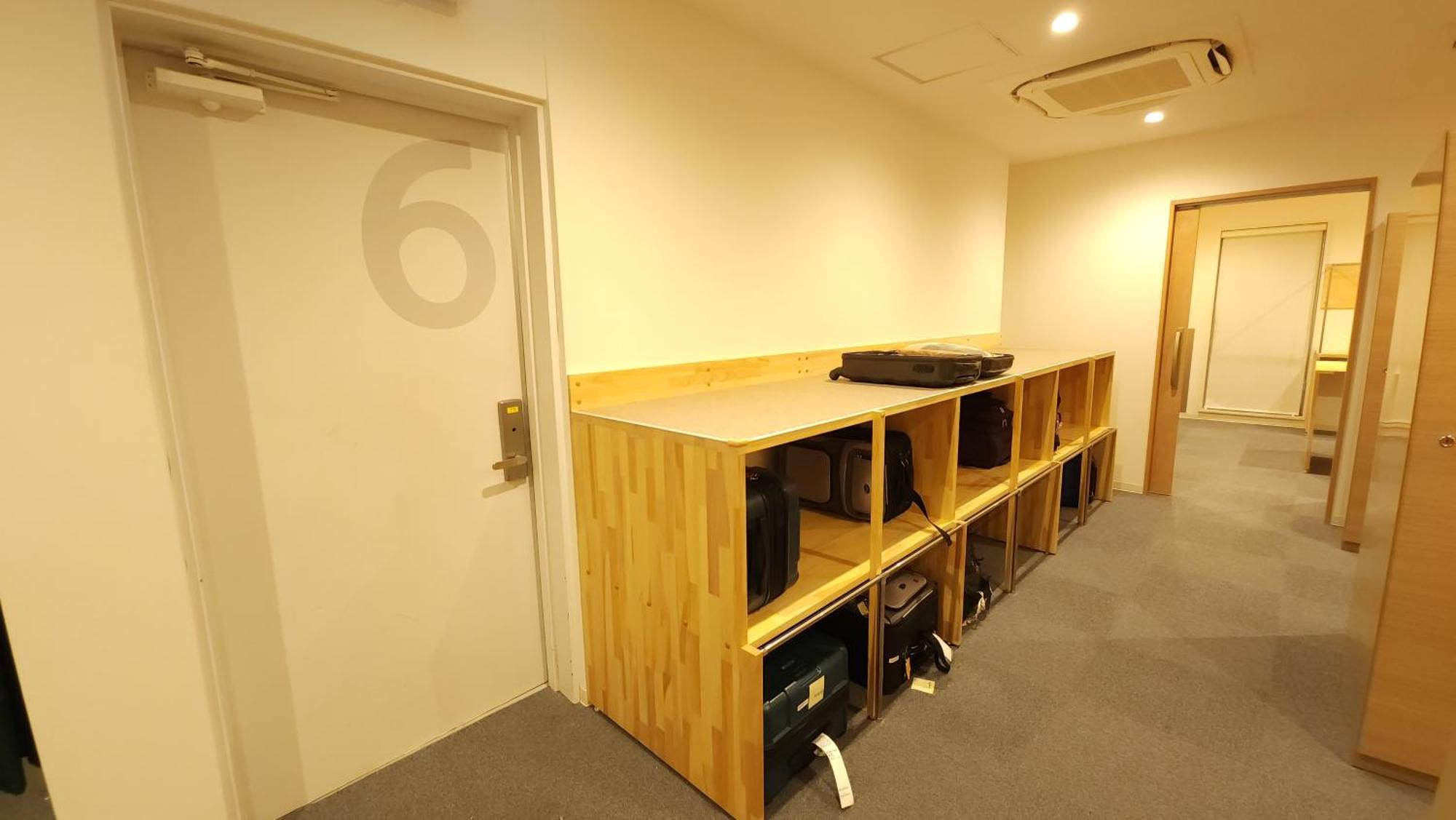 Acro Capsule Hotel Namba Dotonbori Осака Екстер'єр фото